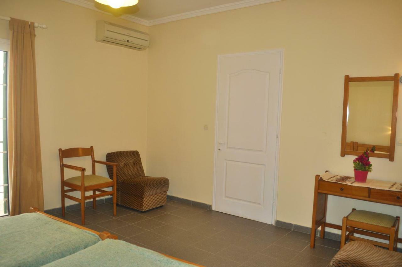 Holiday Studio Apartments Yannis On Agios Gordios Beach In Corfu Agios Gordios (Corfu) Exterior foto